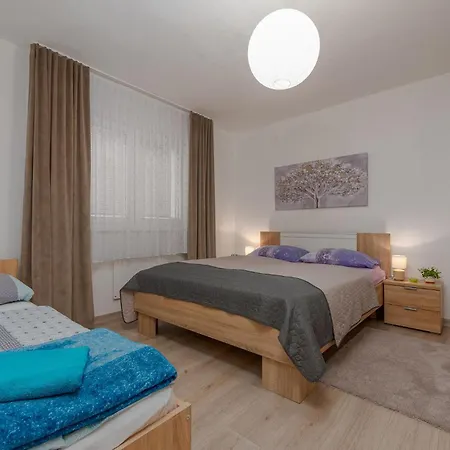 1 Bedroom Lovely In *