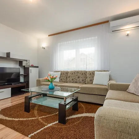 1 Bedroom Gorgeous In