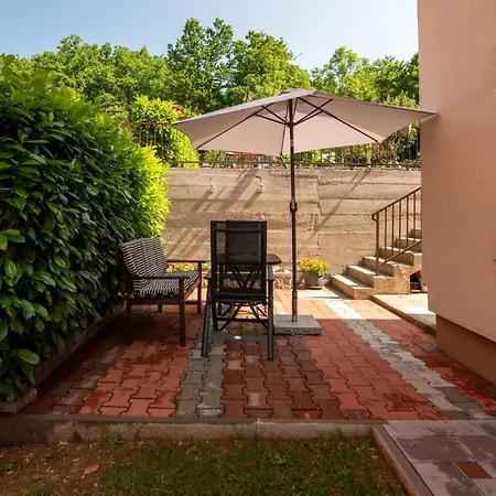 Апартаменты 1 Bedroom Gorgeous In