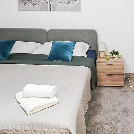 1 Bedroom Gorgeous In Апартаменты