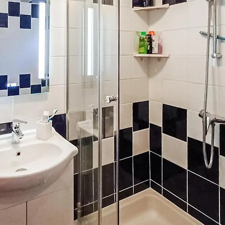 1 Bedroom Gorgeous In *