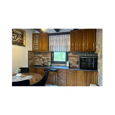 1 Bedroom Lovely In Apartment *