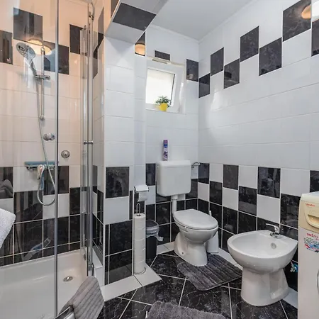 Lägenhet 1 Bedroom Lovely In *