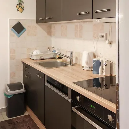 Apartman 1 Bedroom Lovely In