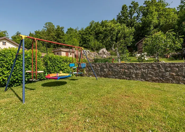 1 Bedroom Lovely In * Gracac (Zadar)
