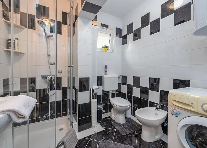Apartman 1 Bedroom Lovely In *