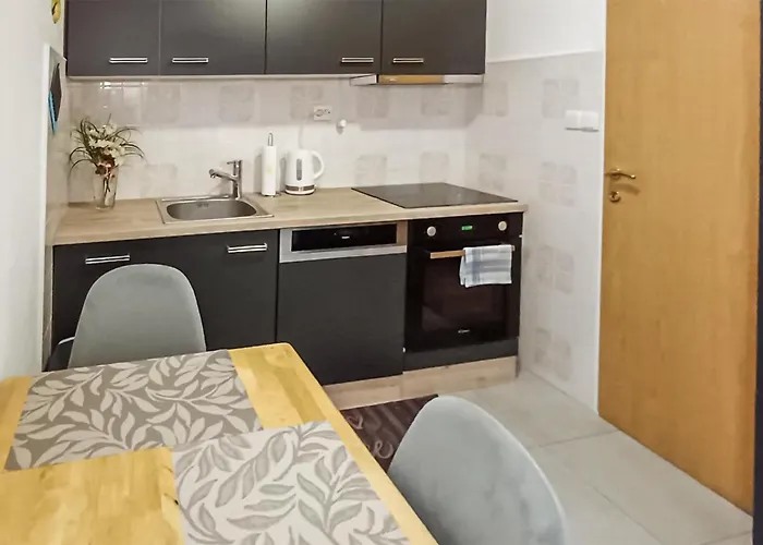 1 Bedroom Lovely In *